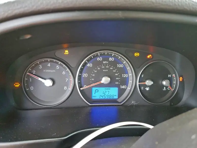 2012 HYUNDAI SANTA FE SE  