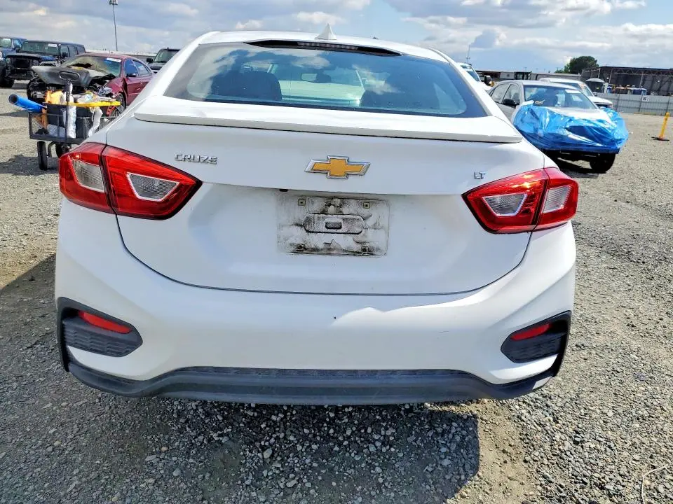 2018 CHEVROLET CRUZE LT  