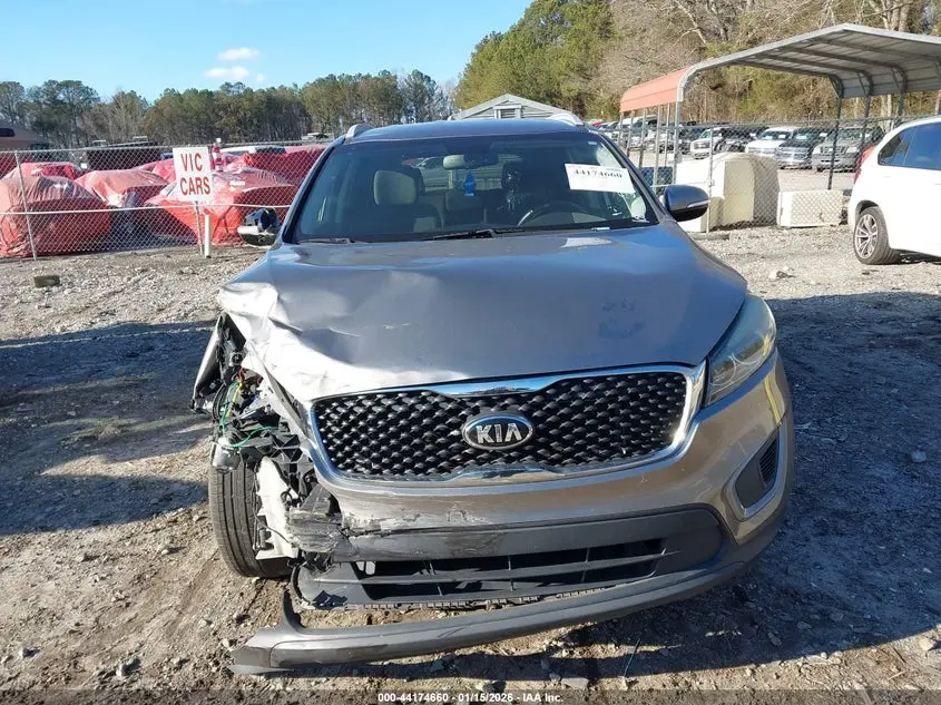 2017 KIA SORENTO 2.4L LX