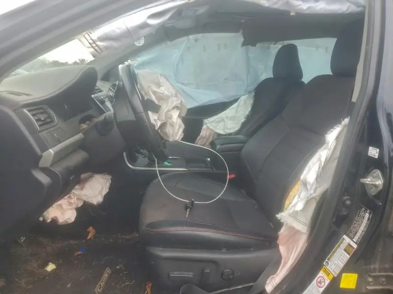 2016 TOYOTA CAMRY LE  