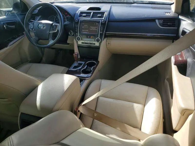 2014 TOYOTA CAMRY SE  