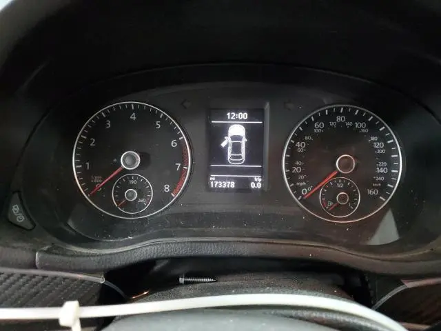 2015 VOLKSWAGEN PASSAT SE  