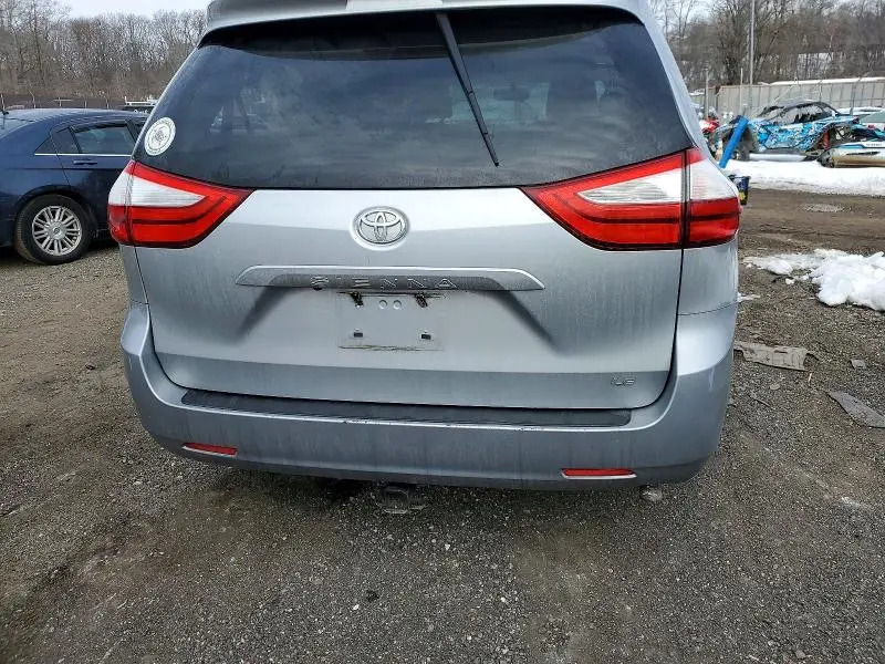 2015 TOYOTA SIENNA   