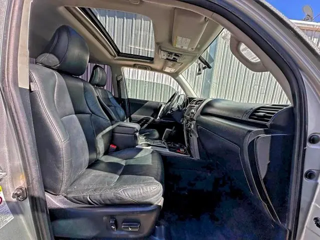 2010 TOYOTA 4RUNNER SR5  