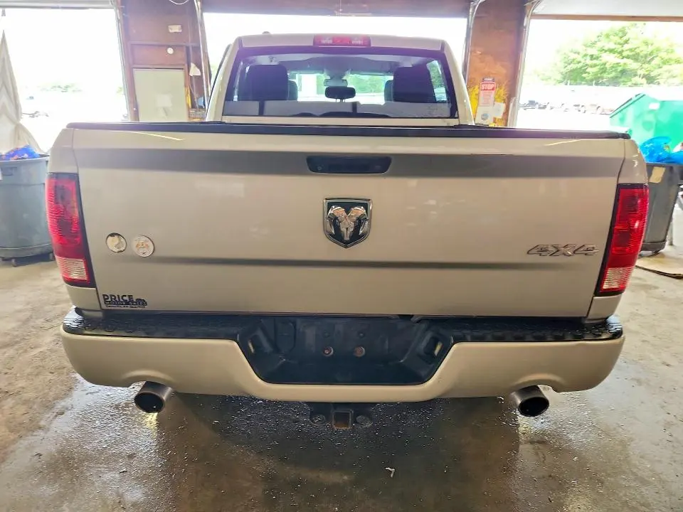 2015 RAM 1500 ST  