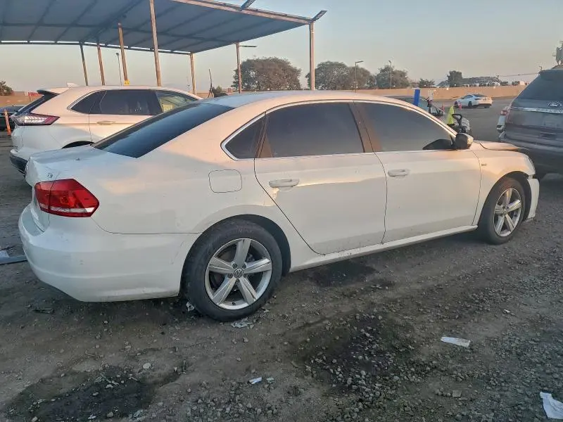 2015 VOLKSWAGEN PASSAT S  