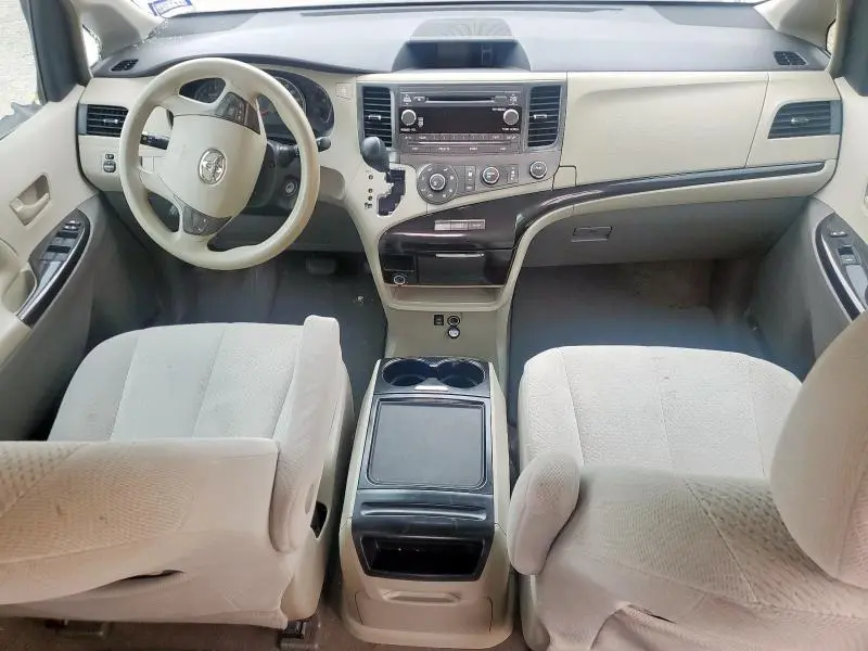 2012 TOYOTA SIENNA LE  