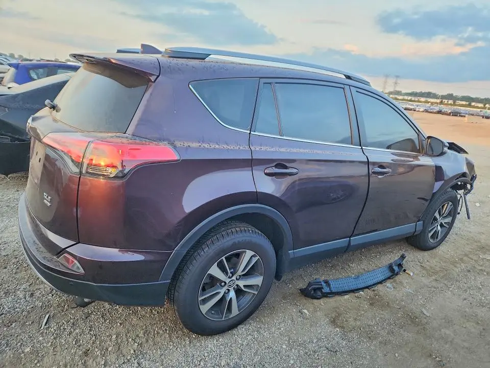 2017 TOYOTA RAV4 XLE  