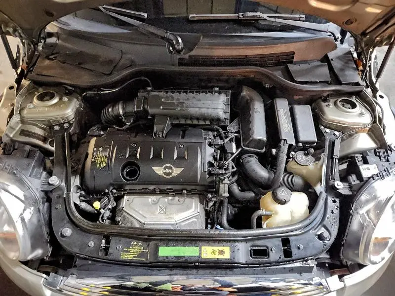 2010 MINI COOPER   