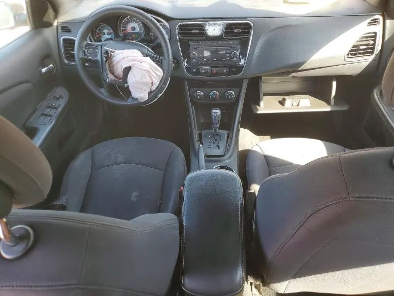 2013 CHRYSLER 200 LX  