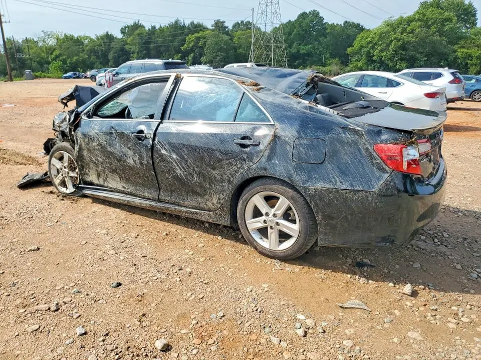 2014 TOYOTA CAMRY SE  