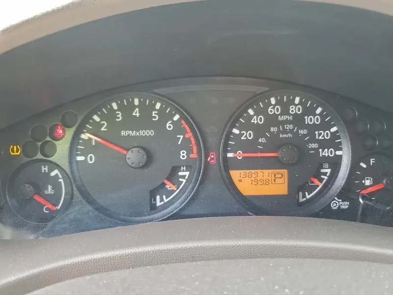 2010 NISSAN FRONTIER CREW CAB SE  