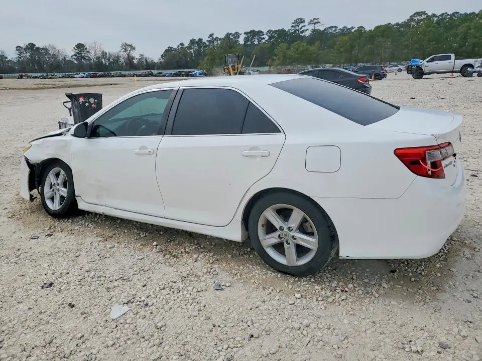 2014 TOYOTA CAMRY   