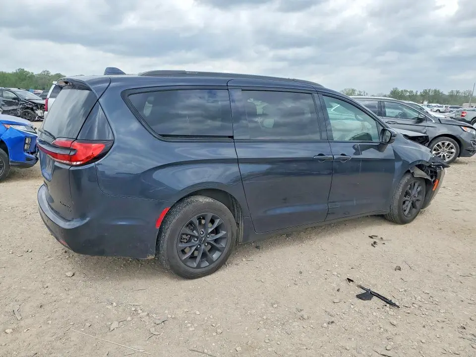 2021 CHRYSLER PACIFICA LIMITED  