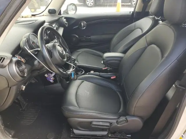 2018 MINI COOPER 