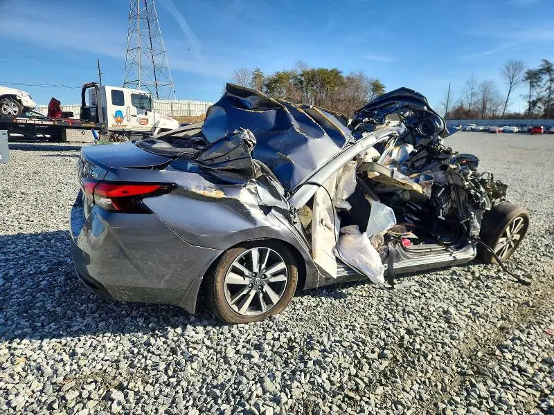 2022 NISSAN VERSA SV  
