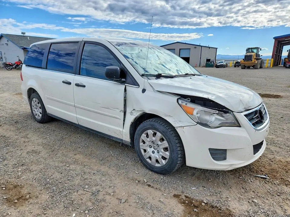 2011 VOLKSWAGEN ROUTAN S  