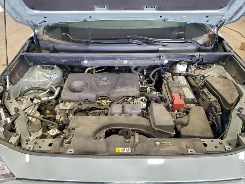 2022 TOYOTA RAV4 XLE  