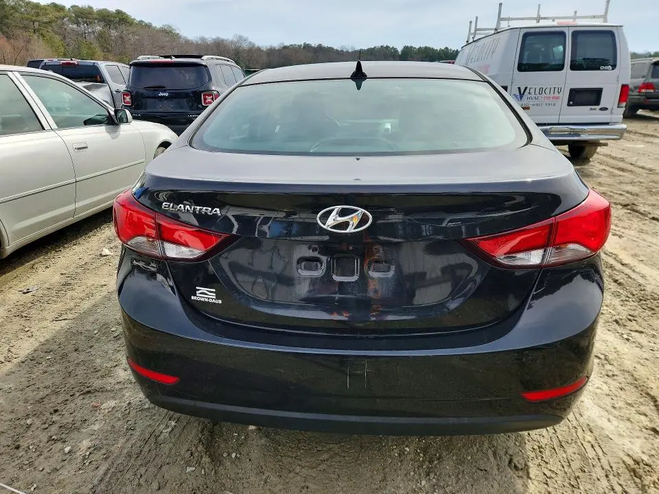 2015 HYUNDAI ELANTRA SE  