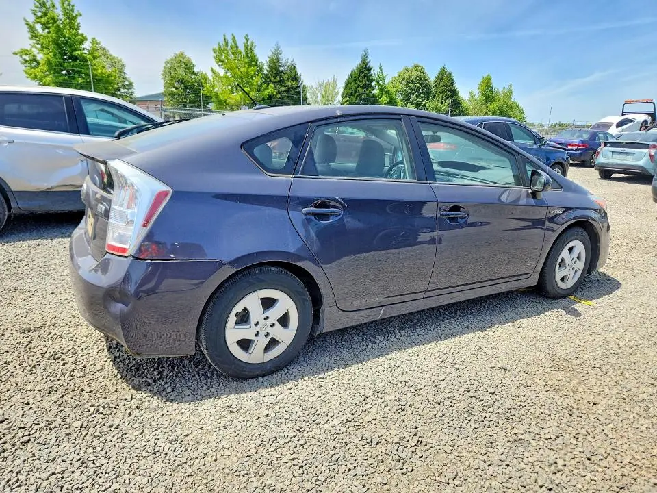 2011 TOYOTA PRIUS TWO  