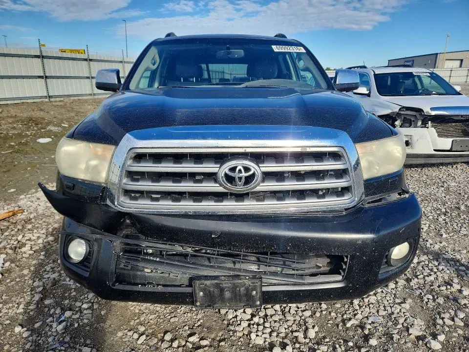 2011 TOYOTA SEQUOIA PLATINUM  