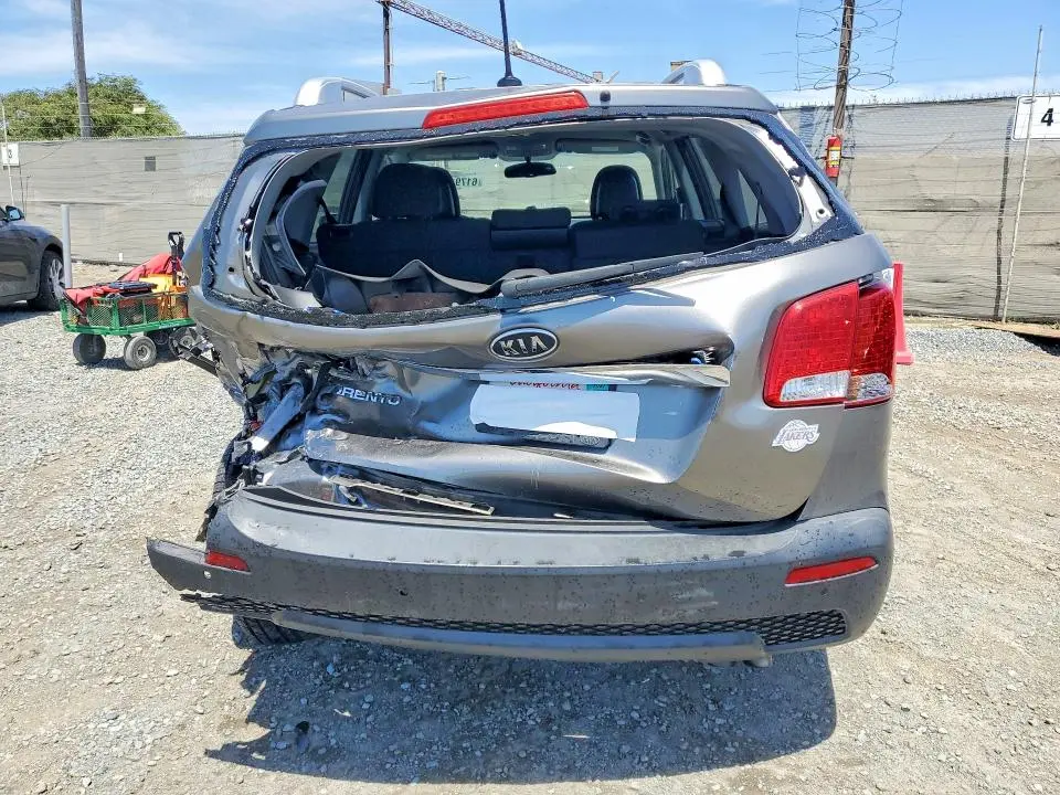 2013 KIA SORENTO LX  