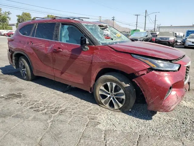 2021 TOYOTA HIGHLANDER XLE  