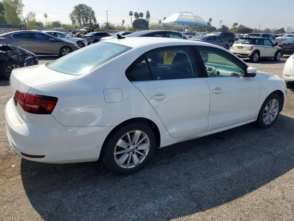2016 VOLKSWAGEN JETTA SE  