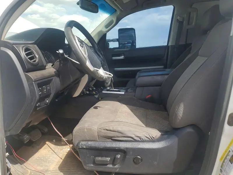 2017 TOYOTA TUNDRA CREWMAX SR5  