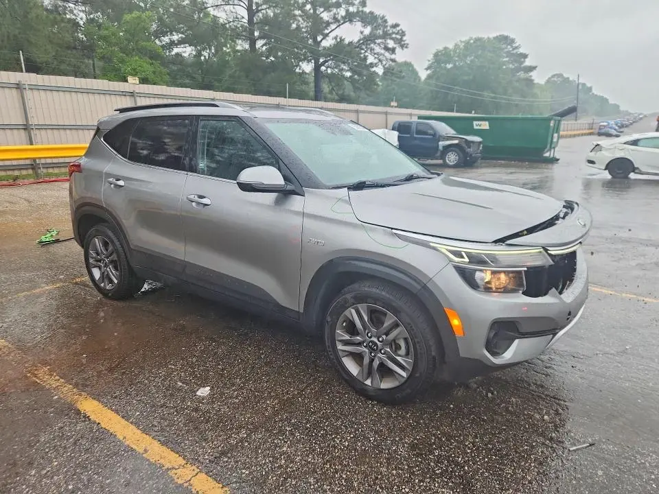 2021 KIA SELTOS S  