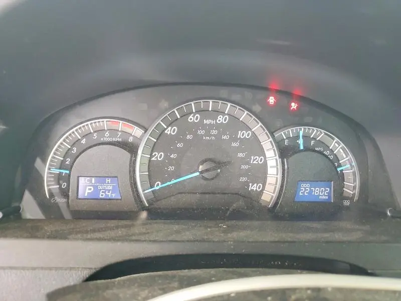 2012 TOYOTA CAMRY SE  