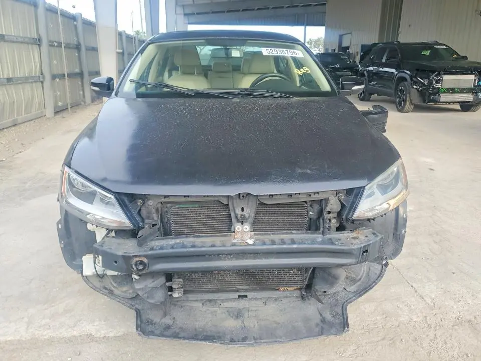 2012 VOLKSWAGEN JETTA SE  