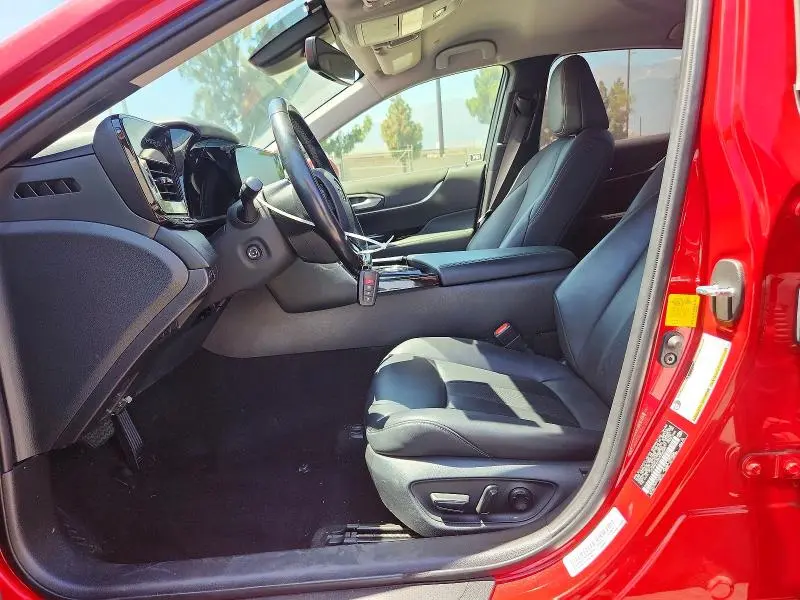 2022 TOYOTA MIRAI XLE  