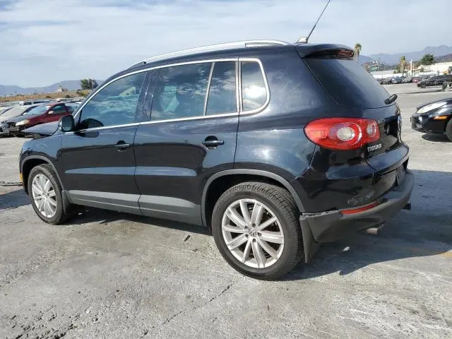 2011 VOLKSWAGEN TIGUAN S  