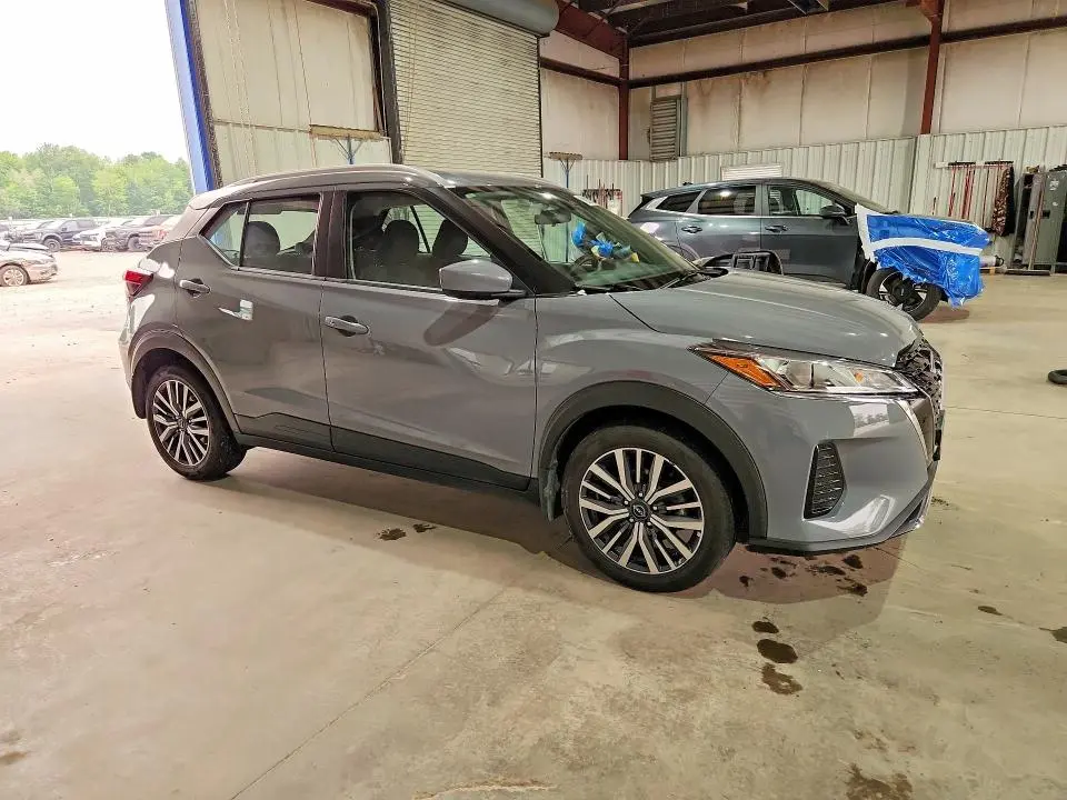 2023 NISSAN KICKS SV  