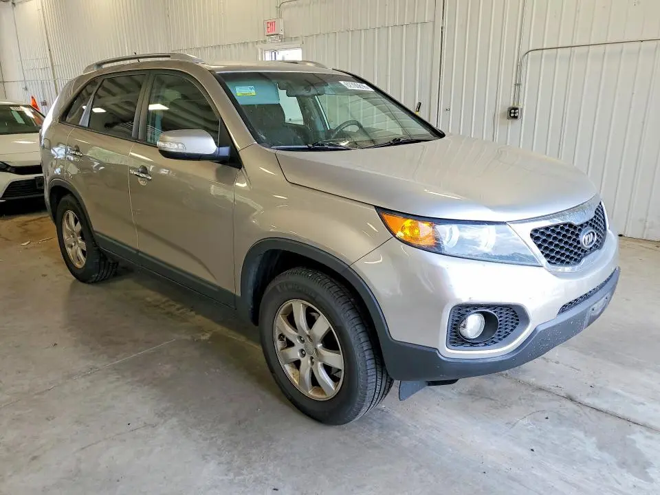 2013 KIA SORENTO LX  