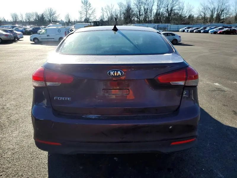 2017 KIA FORTE LX  