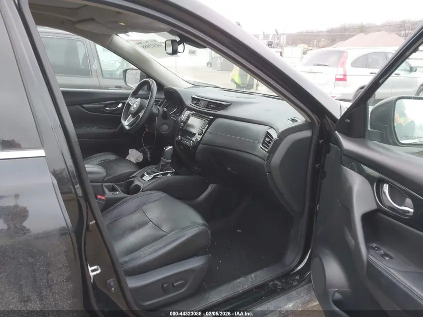 2019 NISSAN ROGUE SL
