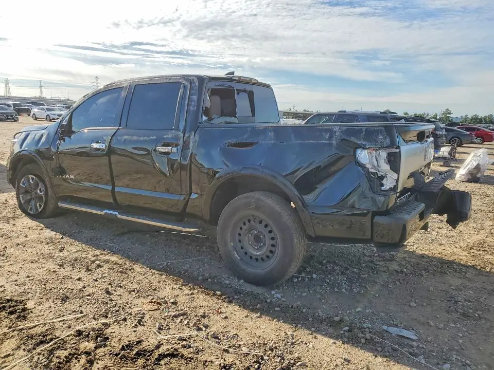 2024 NISSAN TITAN SV  