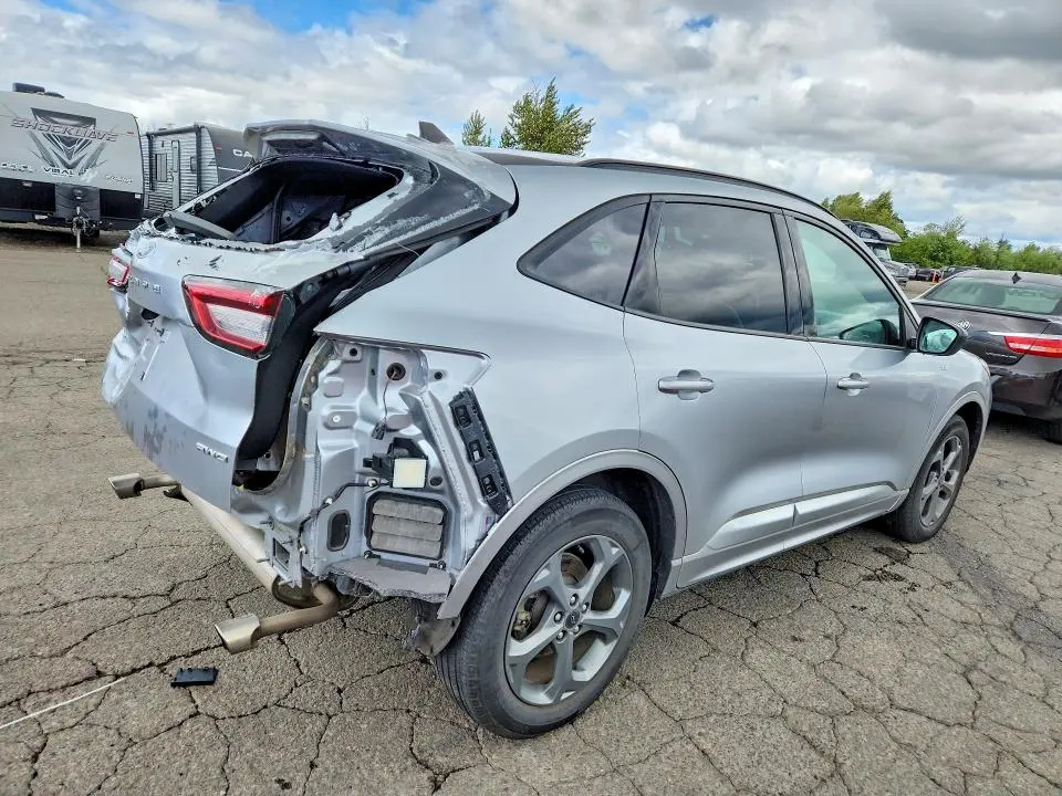 2023 FORD ESCAPE ST LINE  