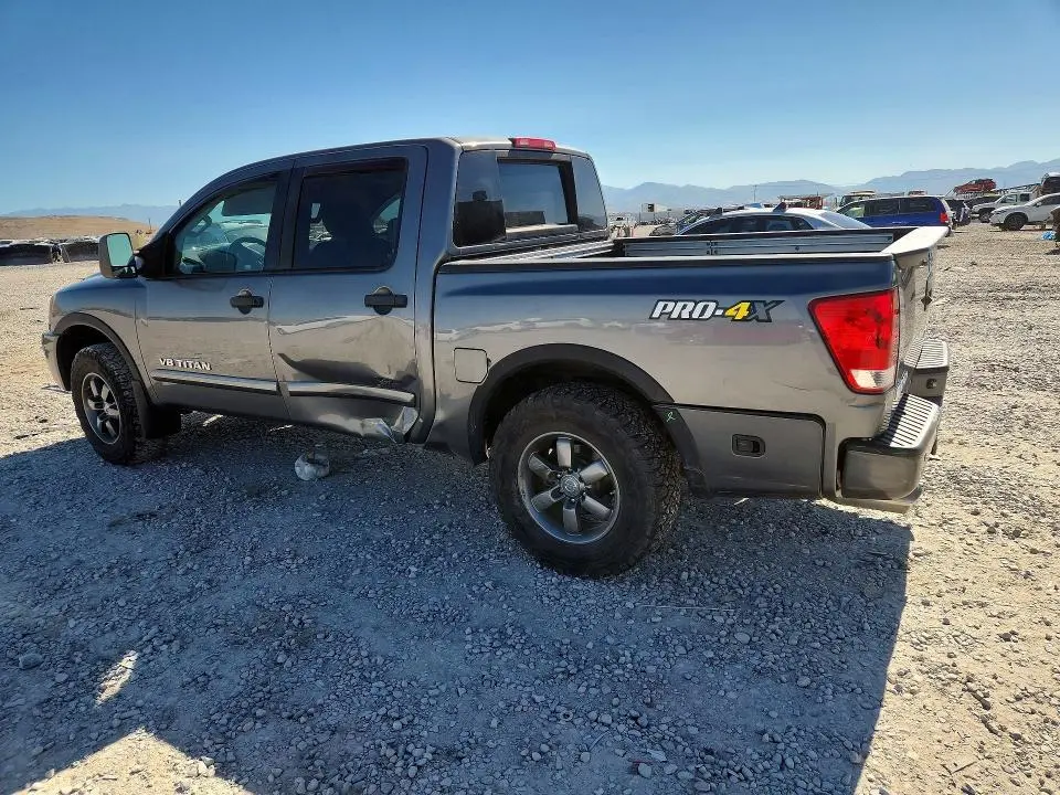 2014 NISSAN TITAN SV  