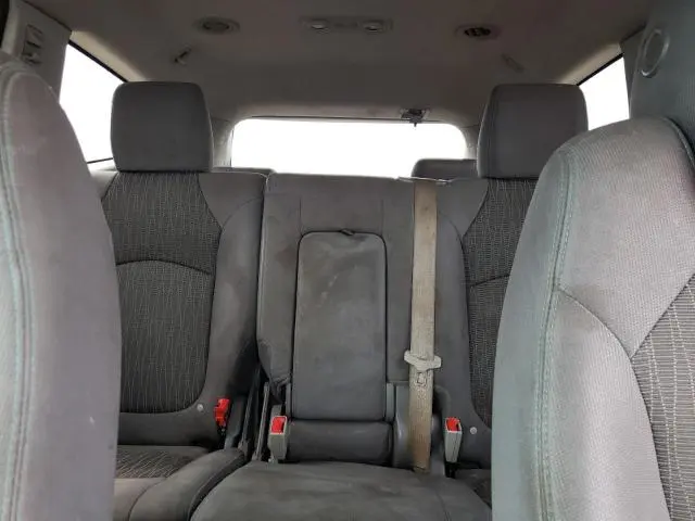 2014 CHEVROLET TRAVERSE LS  