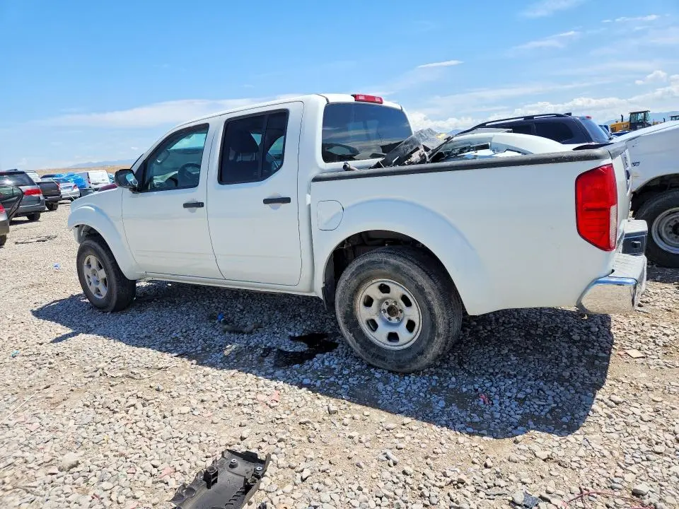 2016 NISSAN FRONTIER SV  