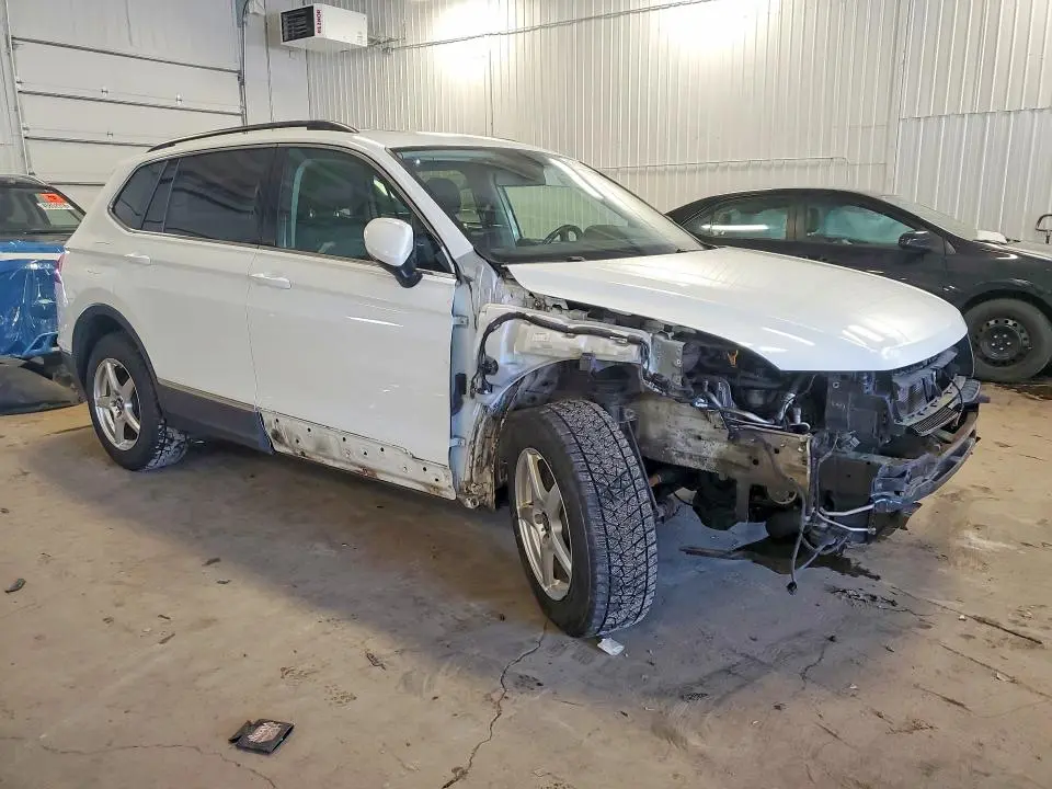 2018 VOLKSWAGEN TIGUAN SE  