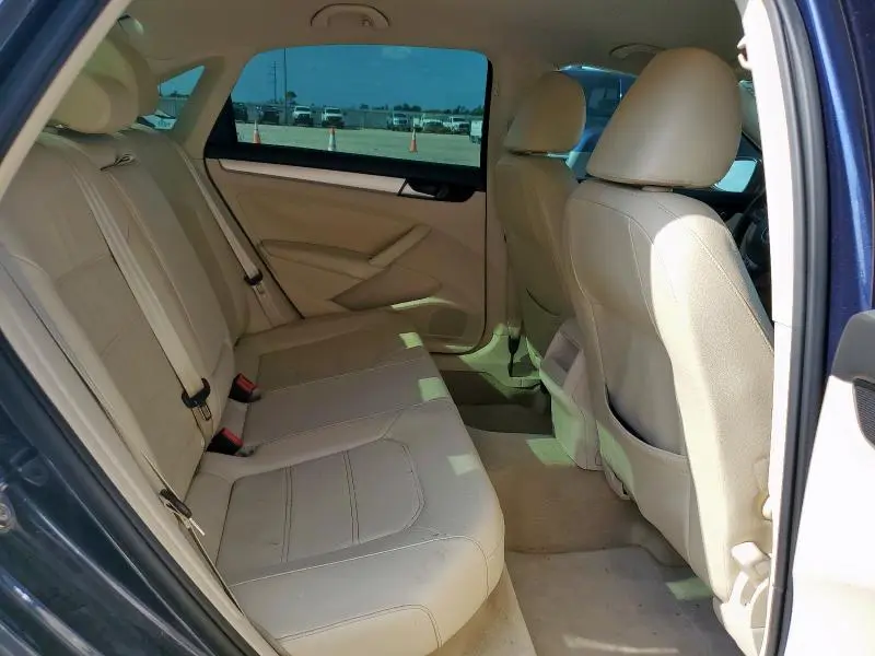 2012 VOLKSWAGEN PASSAT SE  