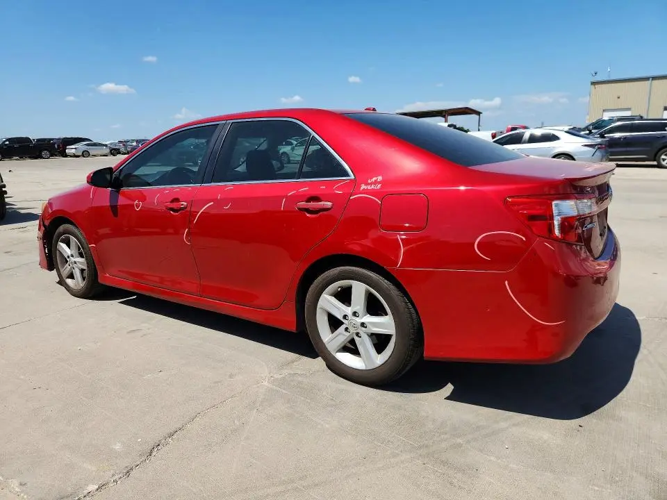 2013 TOYOTA CAMRY SE  