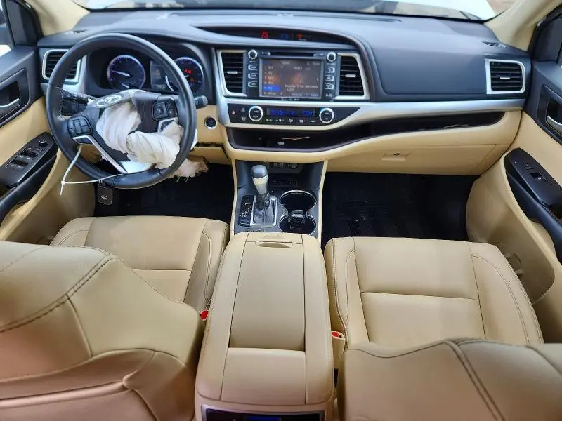 2019 TOYOTA HIGHLANDER XLE  