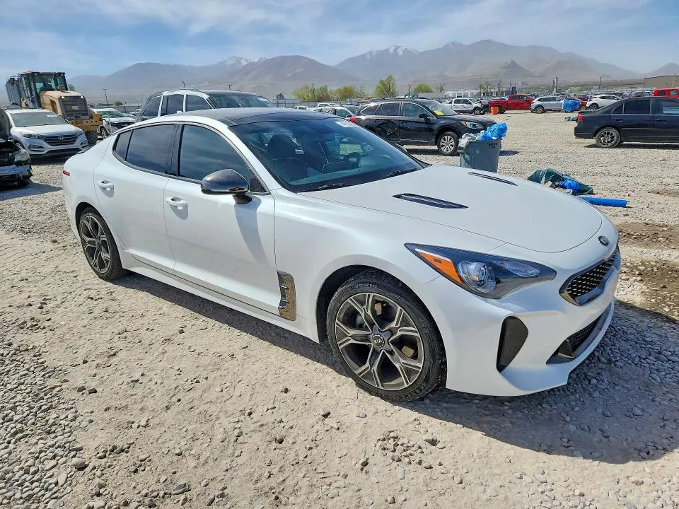 2021 KIA STINGER GT-LINE  