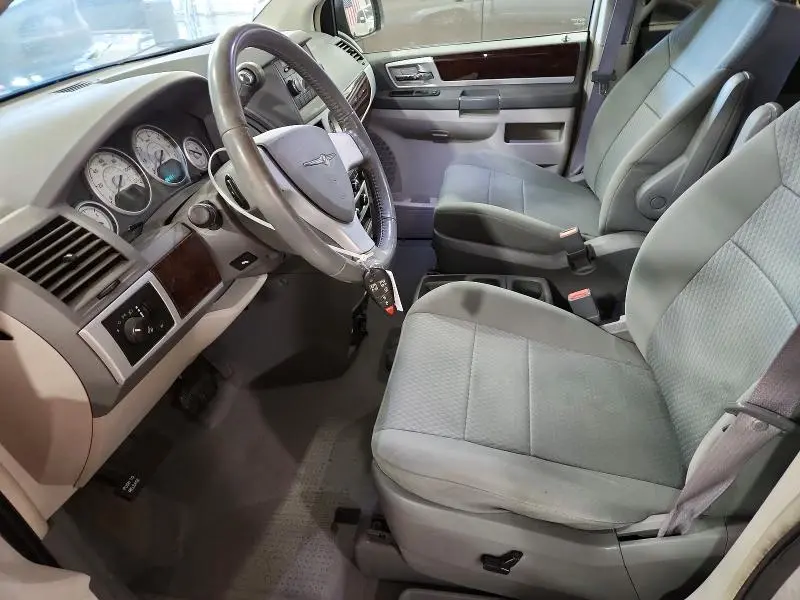 2010 CHRYSLER TOWN & COUNTRY TOURING  