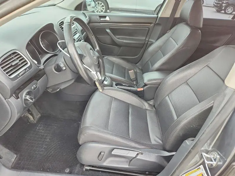 2010 VOLKSWAGEN JETTA SE  